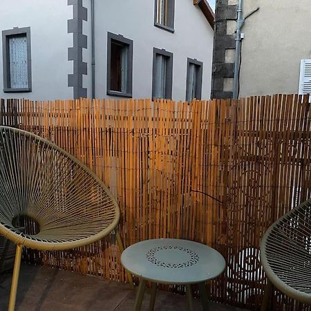 Petit Appartement Douillet Les Martres-de-Veyre Exterior foto